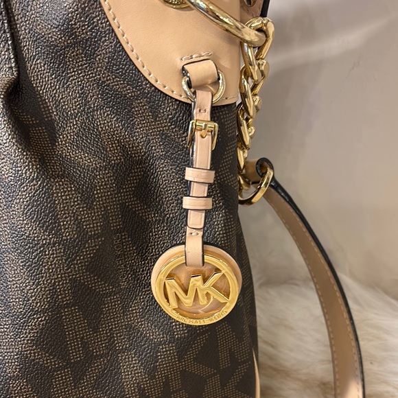 Michael Kors Tan and Brown Shoulder Bag with Gold Hardware LG - Picture 3 of 16